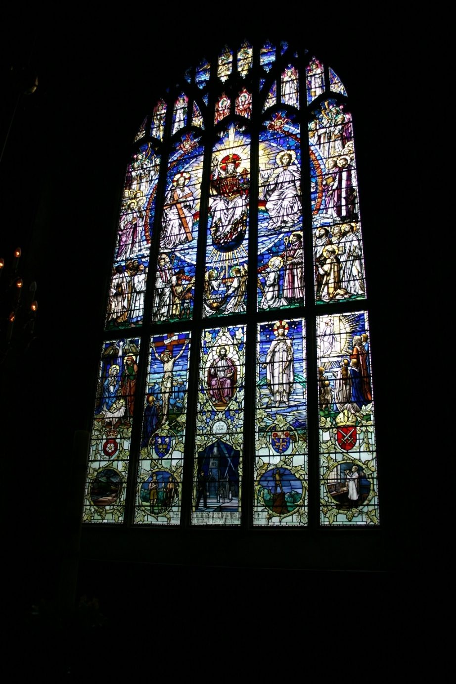 Alexander Fleming's stained glass window, St James Church, Paddington, London - 03.JPG